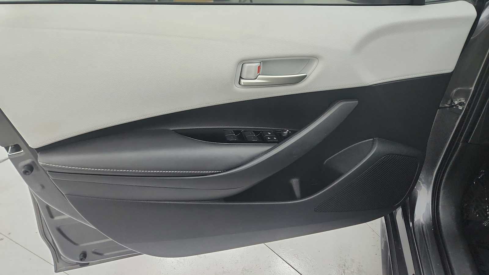 Used 2024 Toyota Corolla SE FWD image 22