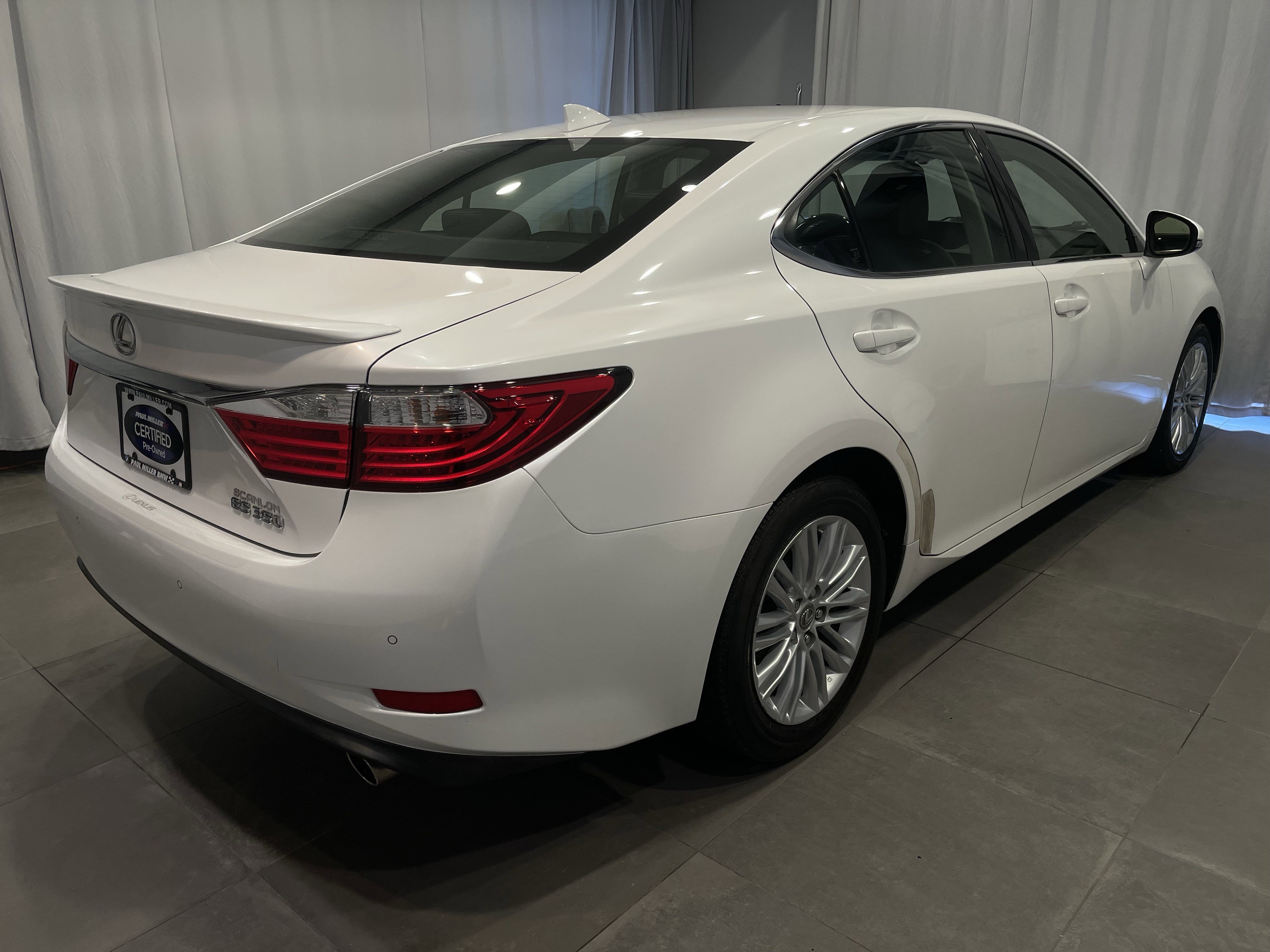 Used 2015 Lexus ES 350 w/ Luxury Package FWD image 6