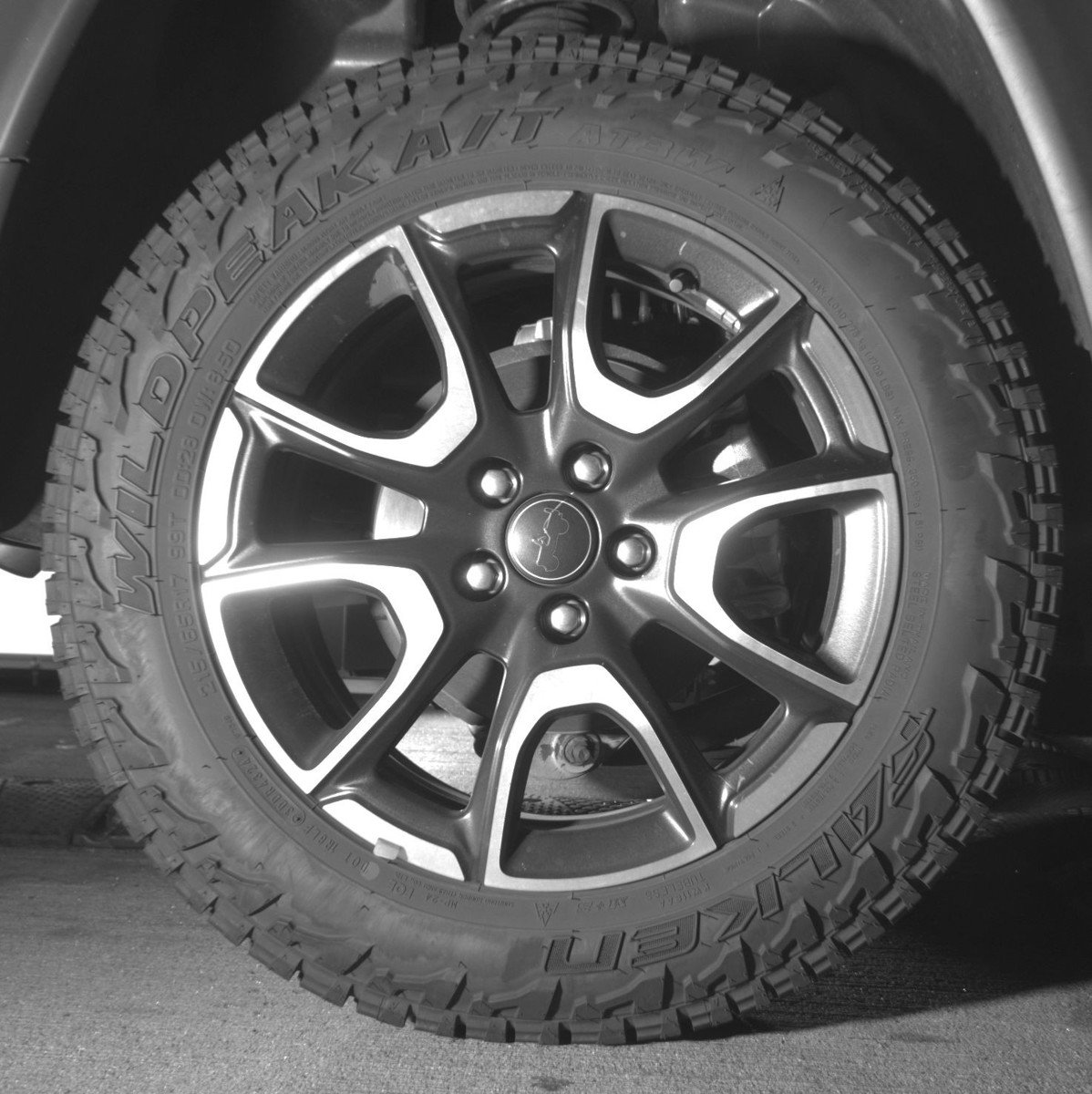 Used 2025 Jeep Compass Trailhawk AWD/4WD image 15