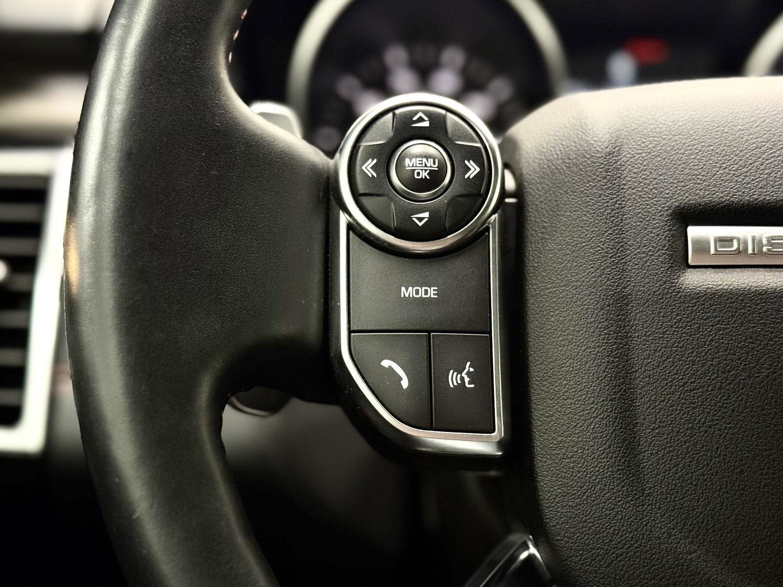 Used 2017 Land Rover Discovery HSE AWD/4WD image 18