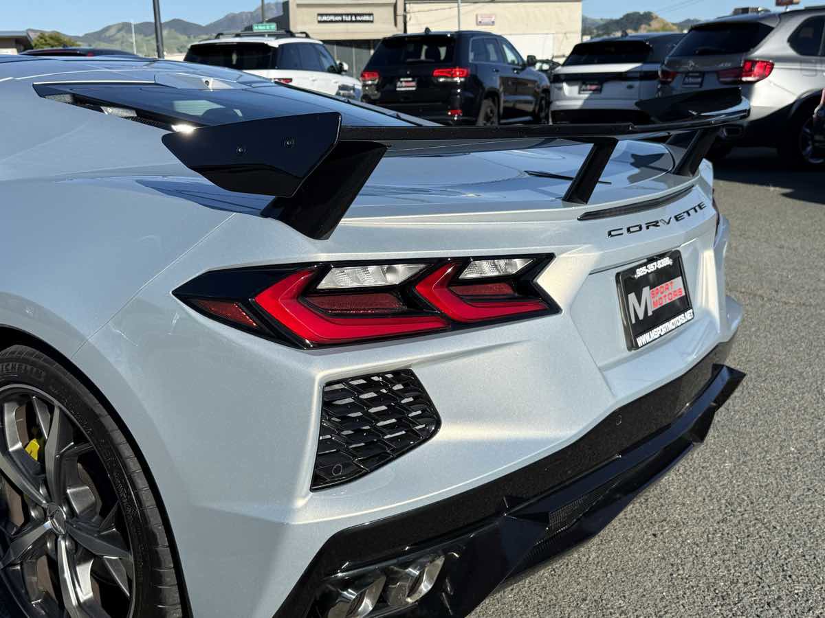 Used 2022 Chevrolet Corvette Stingray Premium Cpe w/ Z51 Performance Package RWD image 7