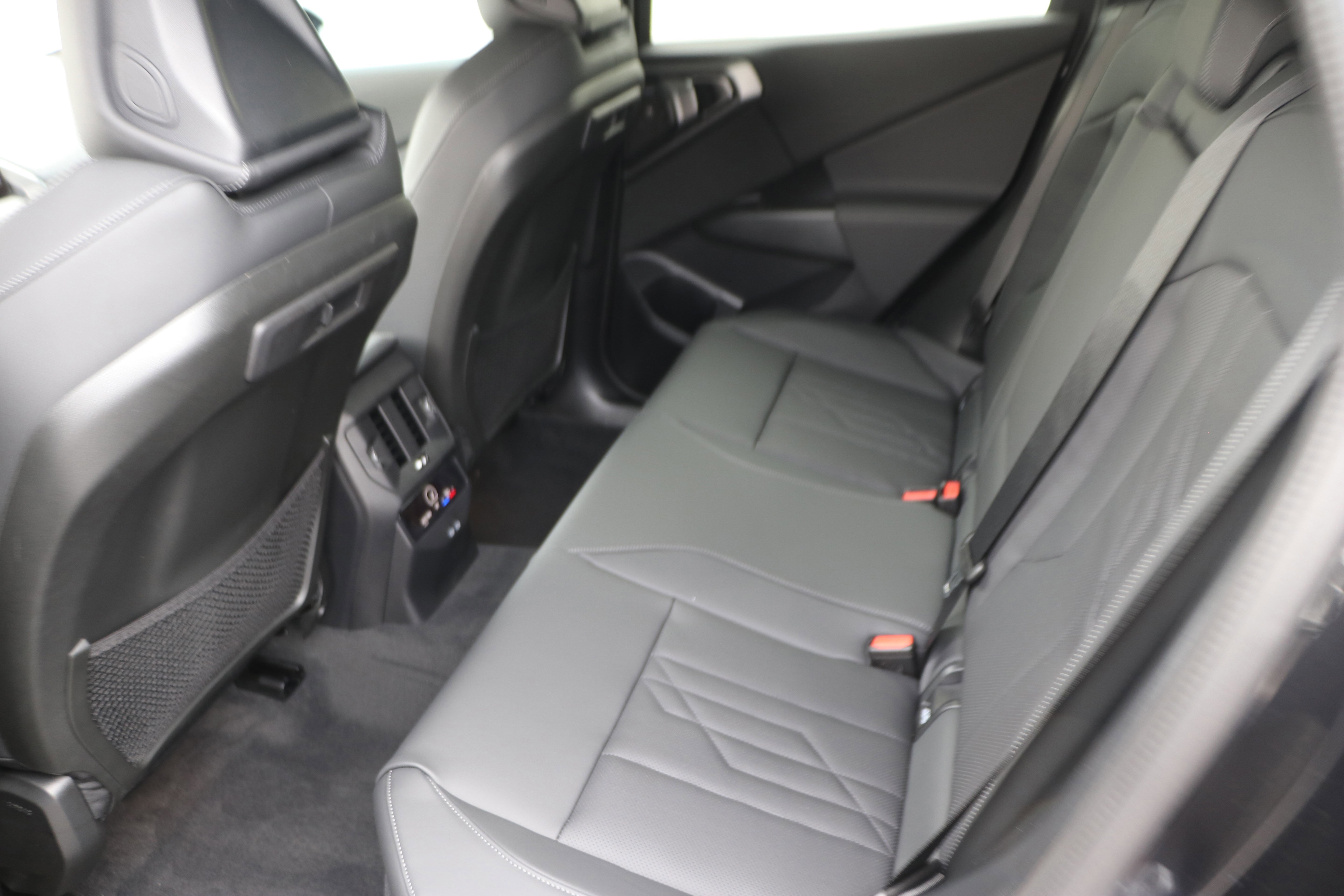 Used 2026 BMW X3 xDrive30 w/ Premium Package image 36