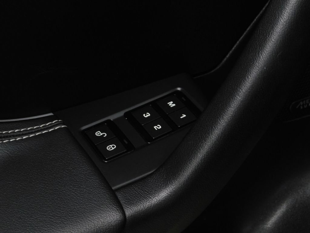 Used 2020 Jaguar F-PACE SVR AWD/4WD image 27