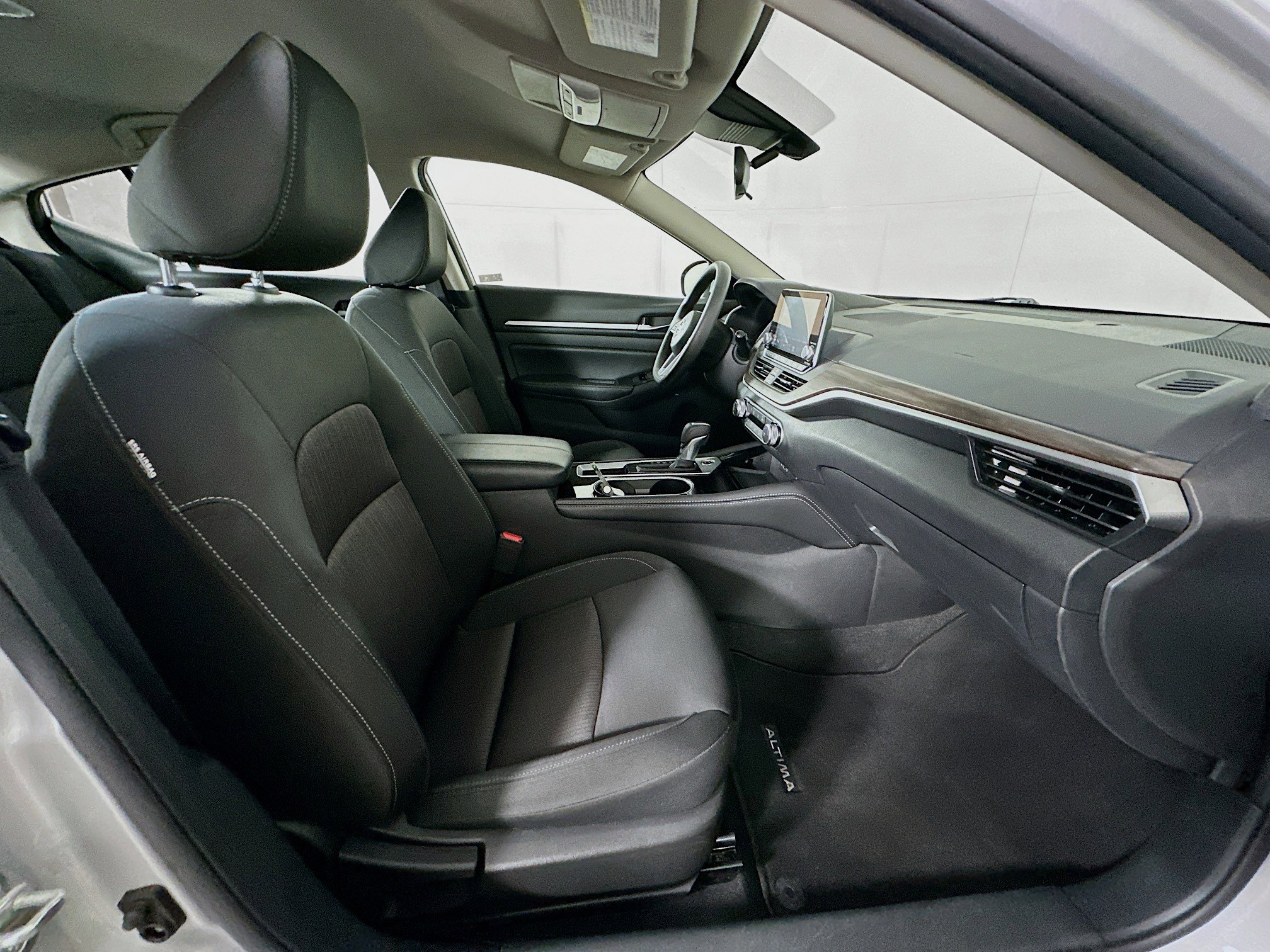 Used 2023 Nissan Altima 2.5 SV FWD image 28