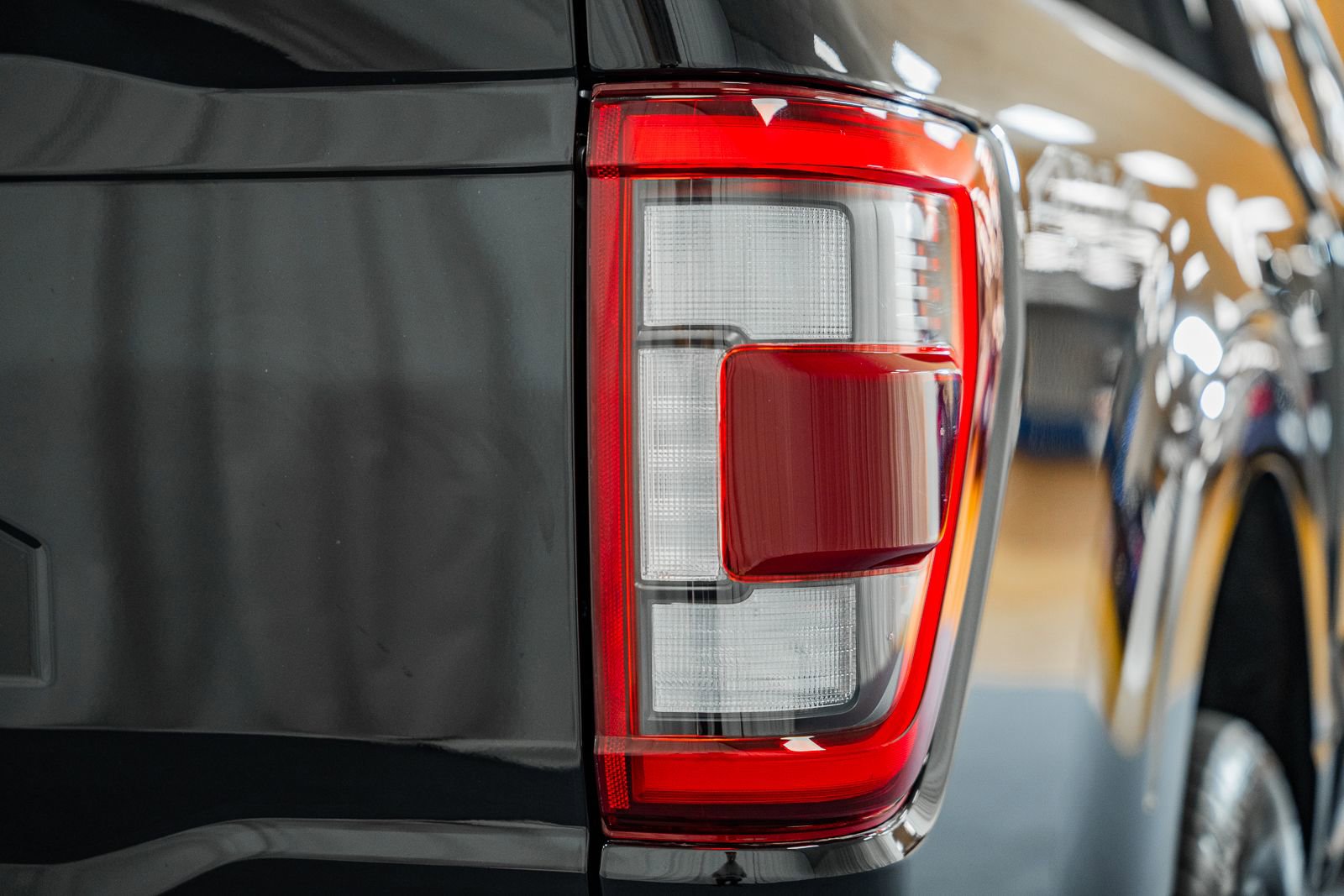 Certified 2023 Ford F150 Lariat w/ Equipment Group 502A High image 17