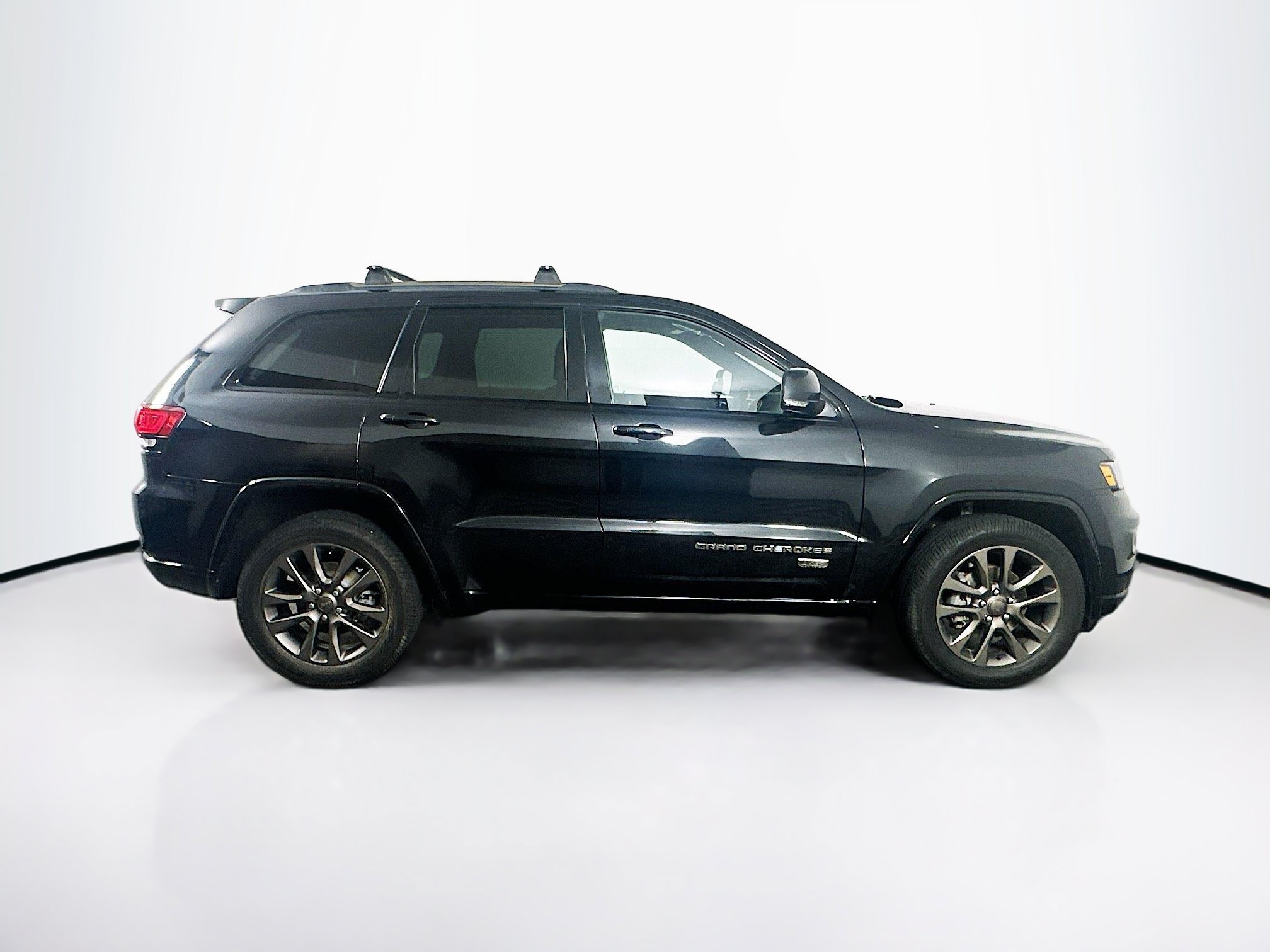 Used 2016 Jeep Grand Cherokee Limited 75th Anniversary AWD/4WD image 10