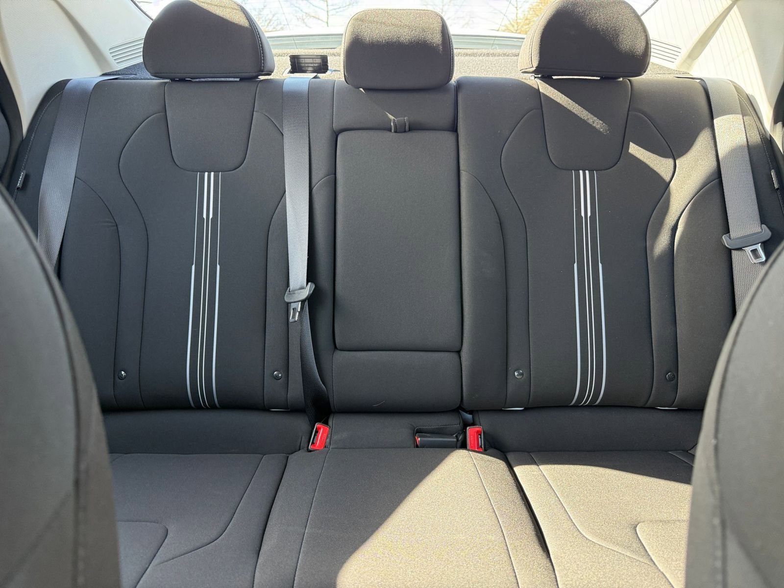 Used 2025 Hyundai Elantra SEL image 40