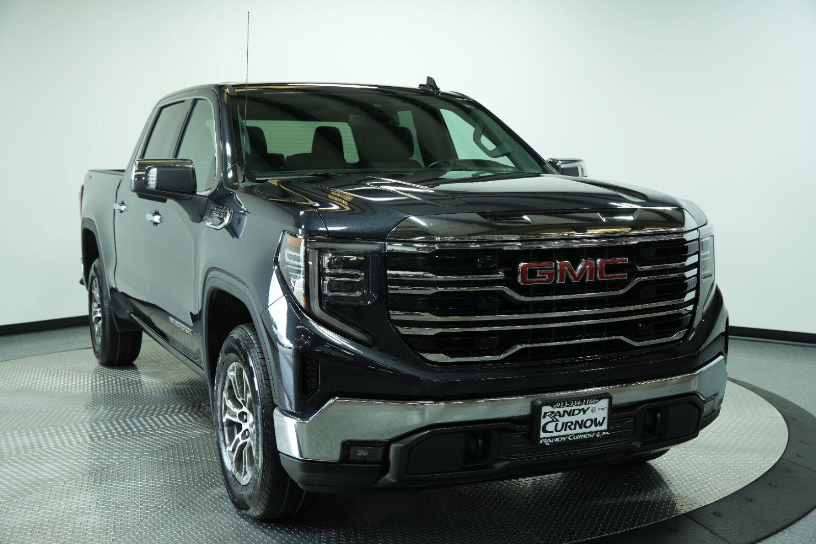 Used 2025 GMC Sierra 1500 SLT AWD/4WD image 2
