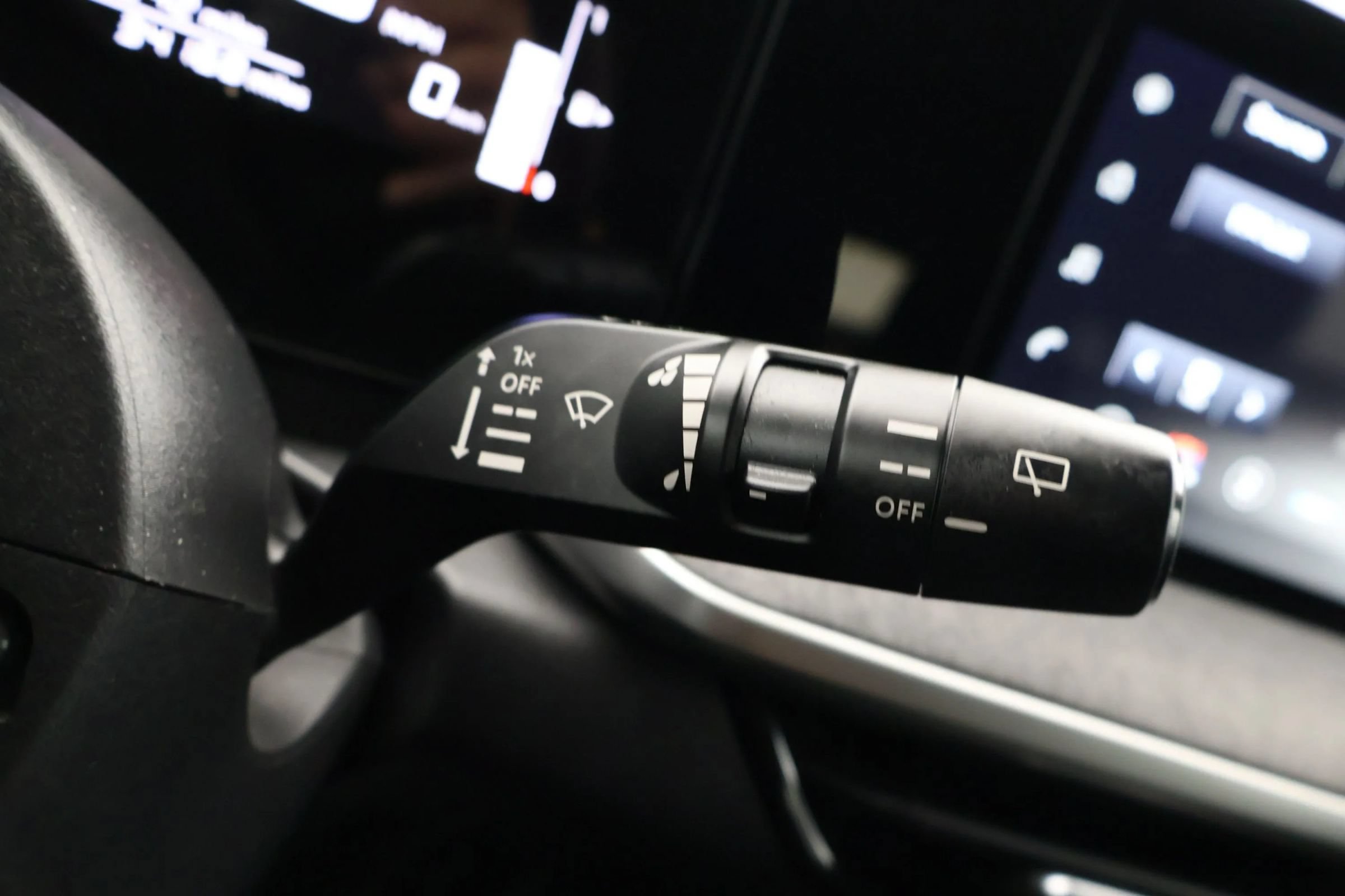 Used 2025 Nissan Kicks SV FWD image 23