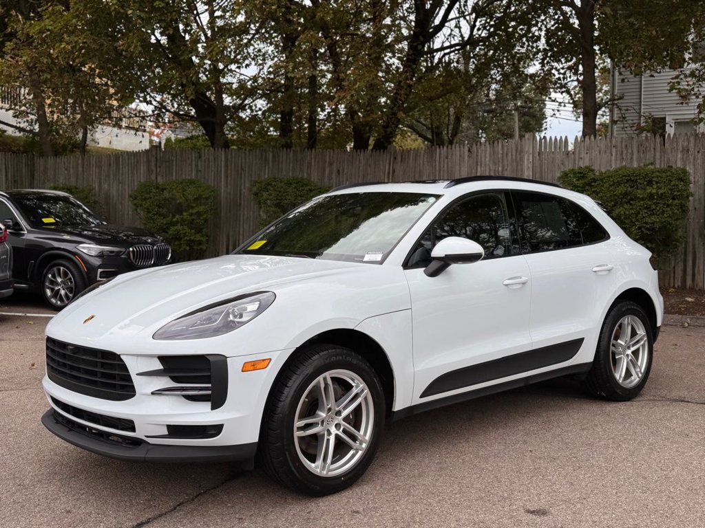 Used 2021 Porsche Macan AWD/4WD image 2