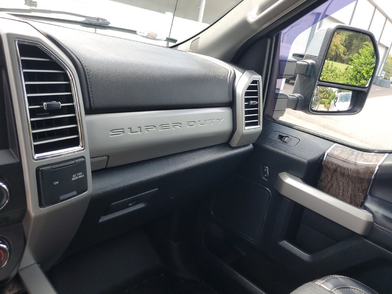 Used 2017 Ford F250 Lariat w/ Lariat Ultimate Package AWD/4WD image 26