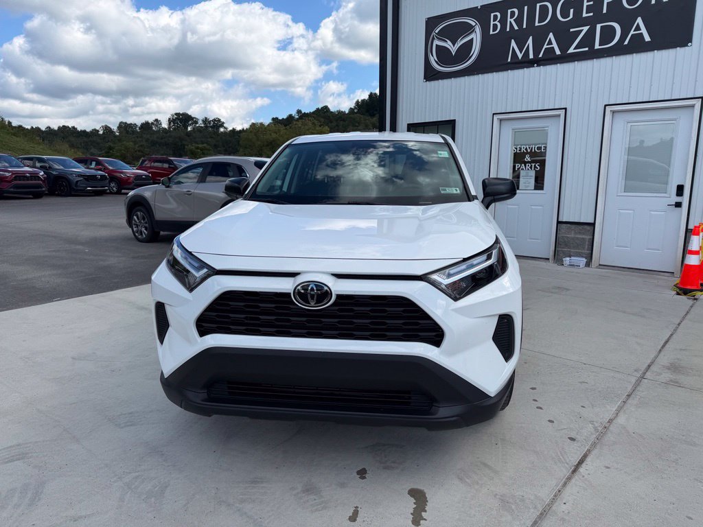 Used 2025 Toyota RAV4 LE AWD/4WD image 2