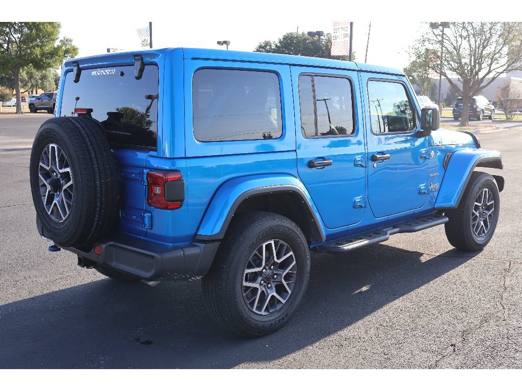 Used 2024 Jeep Wrangler Unlimited Sahara w/ Technology Group AWD/4WD image 14