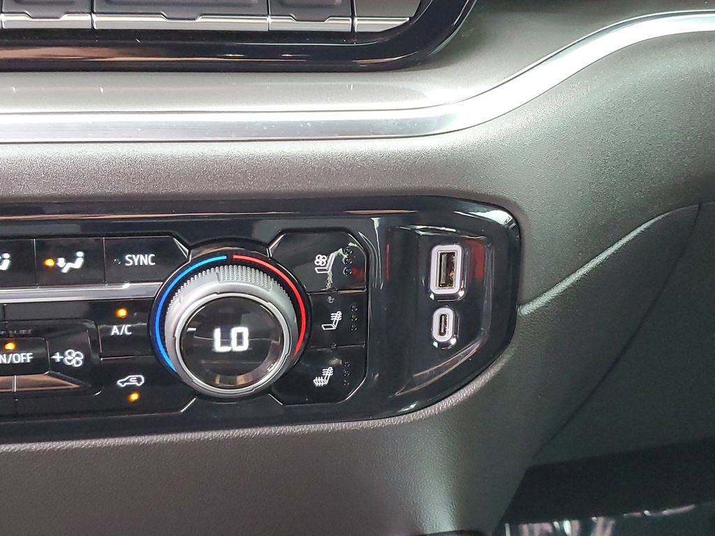 Used 2025 Chevrolet Silverado 2500 High Country w/ Technology Package image 29