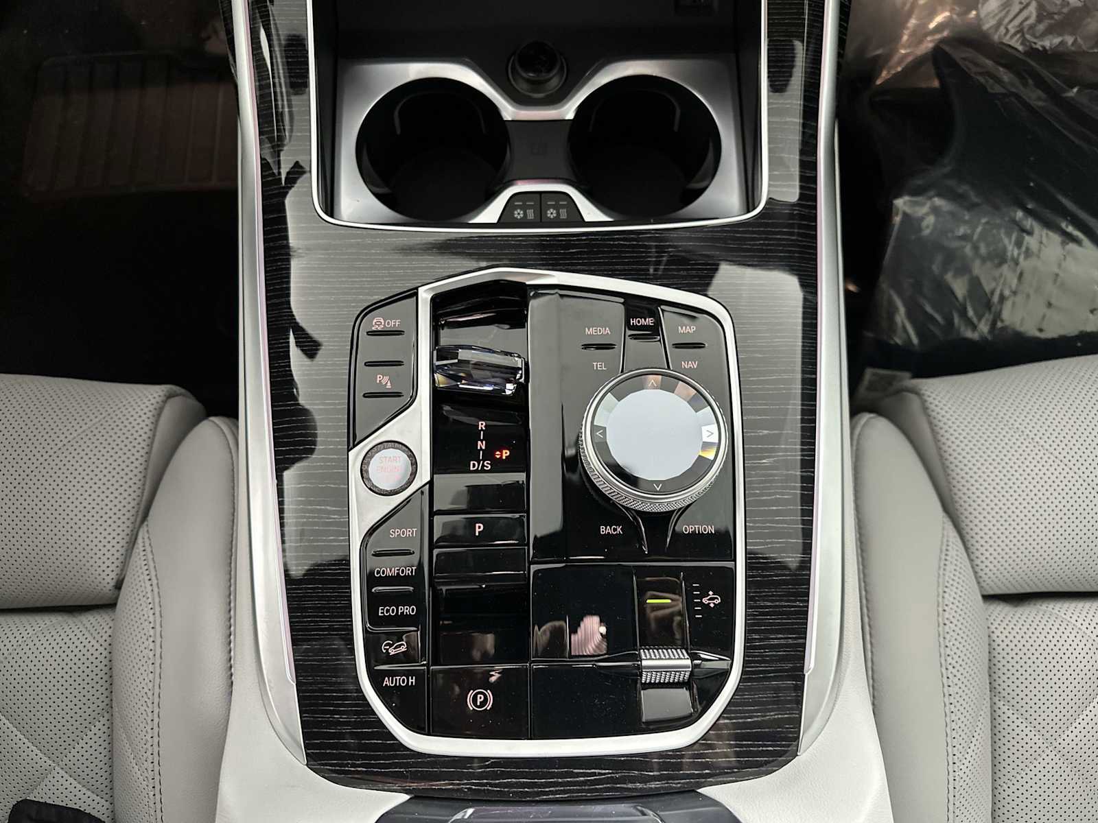 New 2026 BMW X7 xDrive40i w/ Executive Package image 17