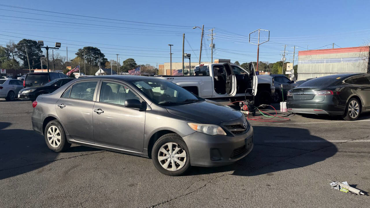 Used 2011 Toyota Corolla LE image 2