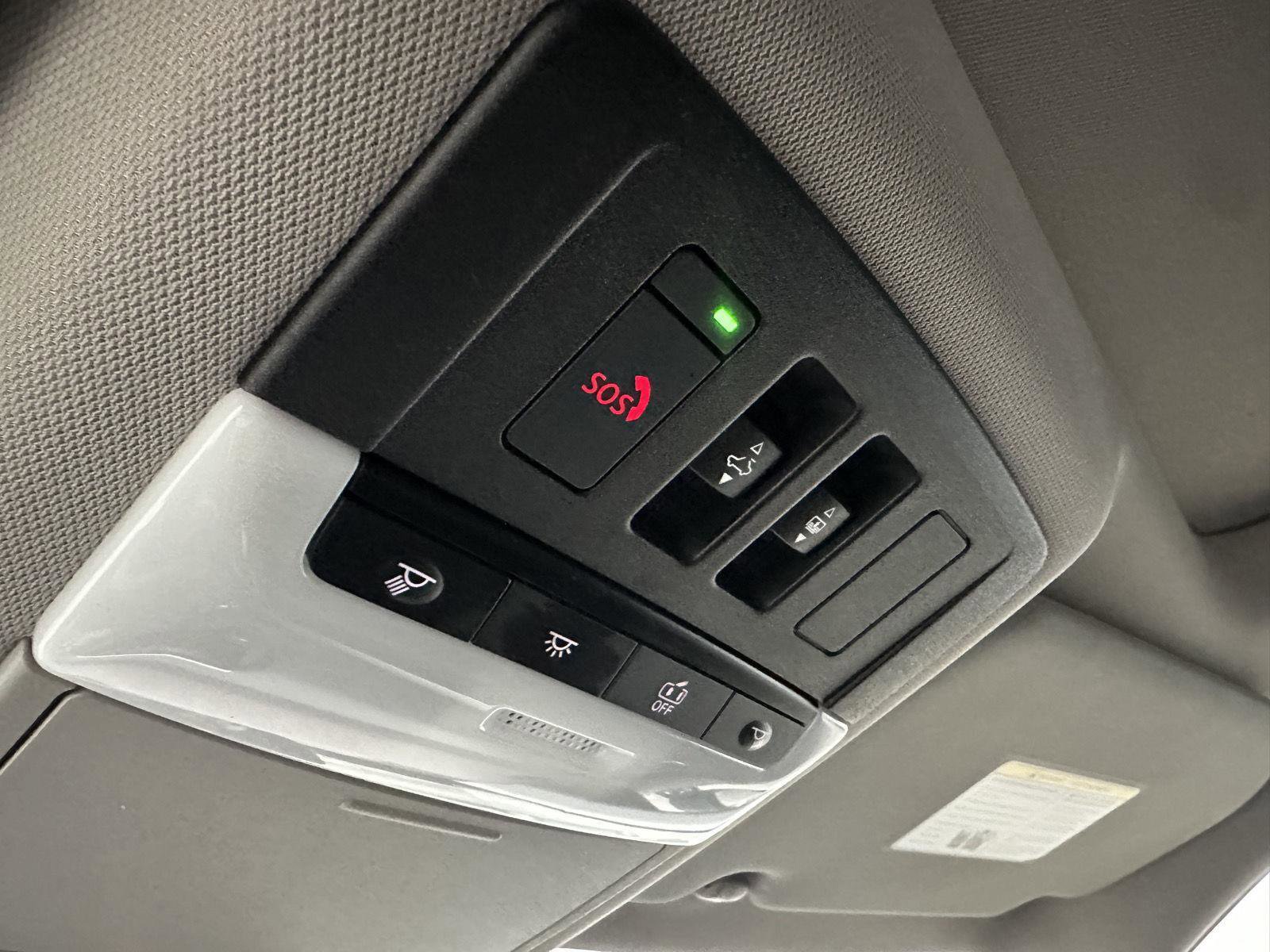 Used 2022 Nissan Rogue SV w/ SV Premium Package image 38