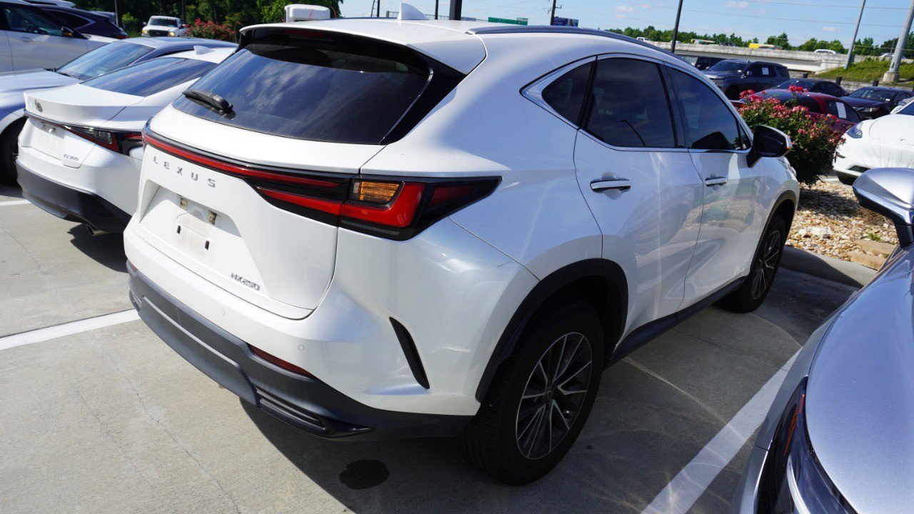 Used 2024 Lexus NX 250 FWD image 4