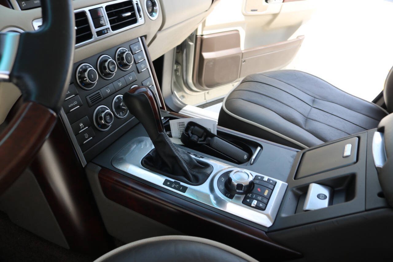 Used 2010 Land Rover Range Rover HSE LUX AWD/4WD image 27