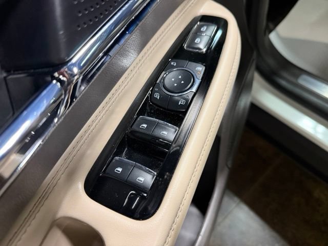 Used 2024 Lincoln Corsair AWD w/ Equipment Group 101A image 13