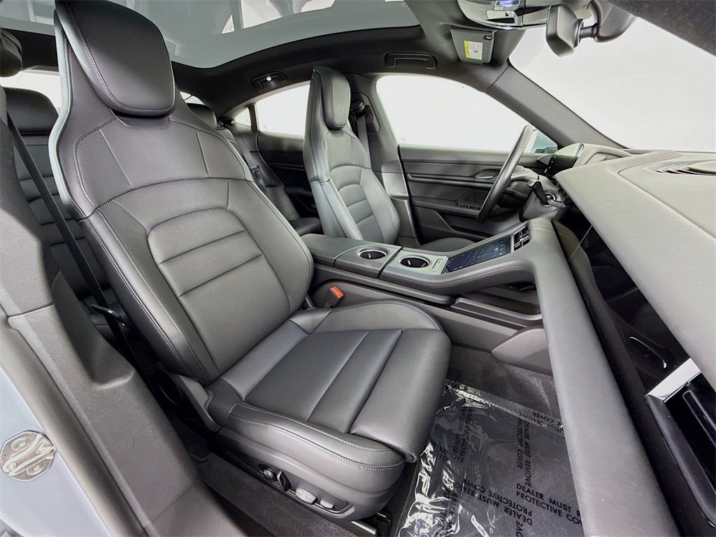 Used 2024 Porsche Taycan image 29