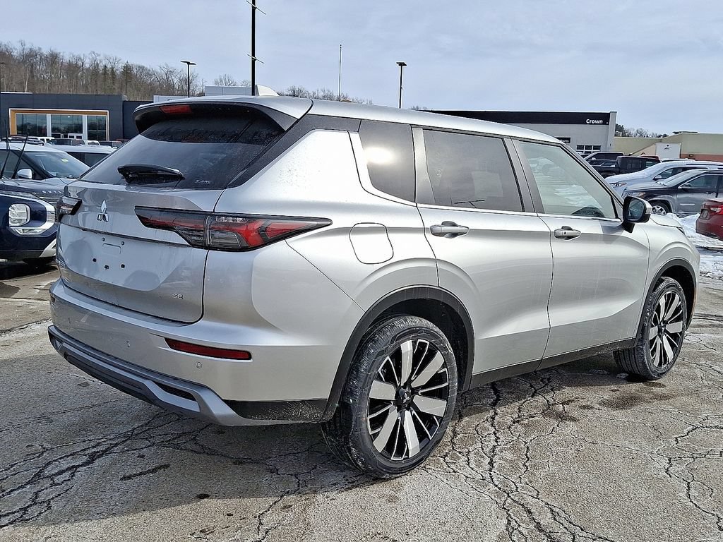 New 2026 Mitsubishi Outlander SE AWD/4WD image 4