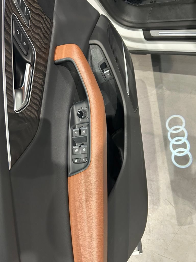 Used 2022 Audi Q8 Premium Plus AWD/4WD image 11