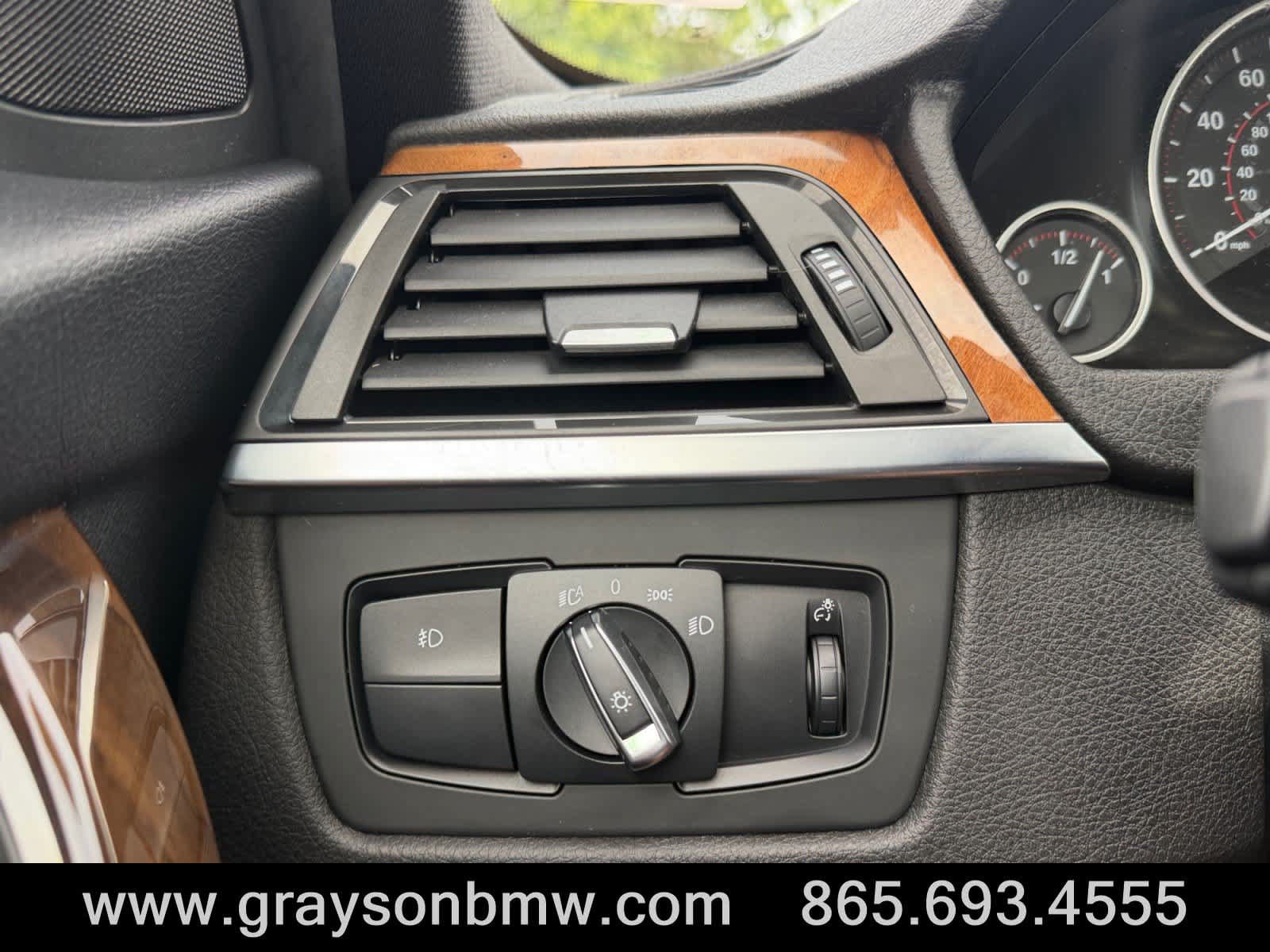 Used 2015 BMW 328i Sedan RWD image 21