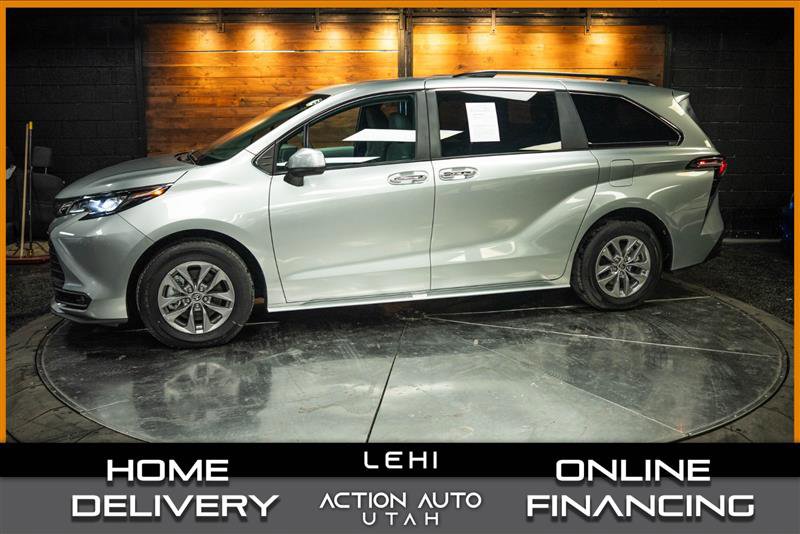 Used 2025 Toyota Sienna XLE FWD video 1