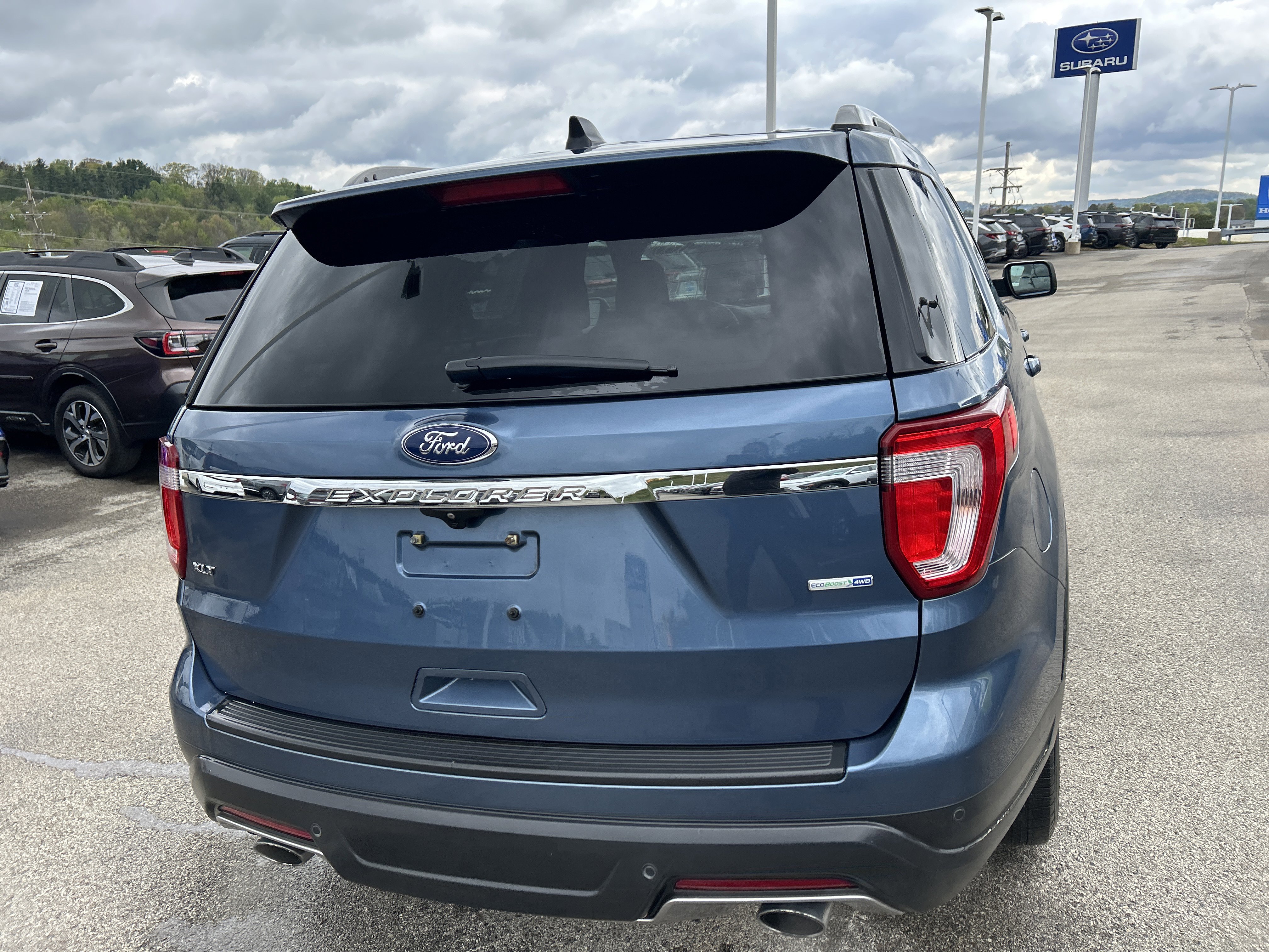 Used 2018 Ford Explorer XLT AWD/4WD image 9