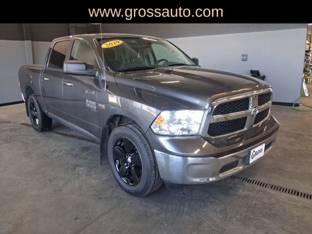 Used 2019 RAM 1500 Classic SLT image 2