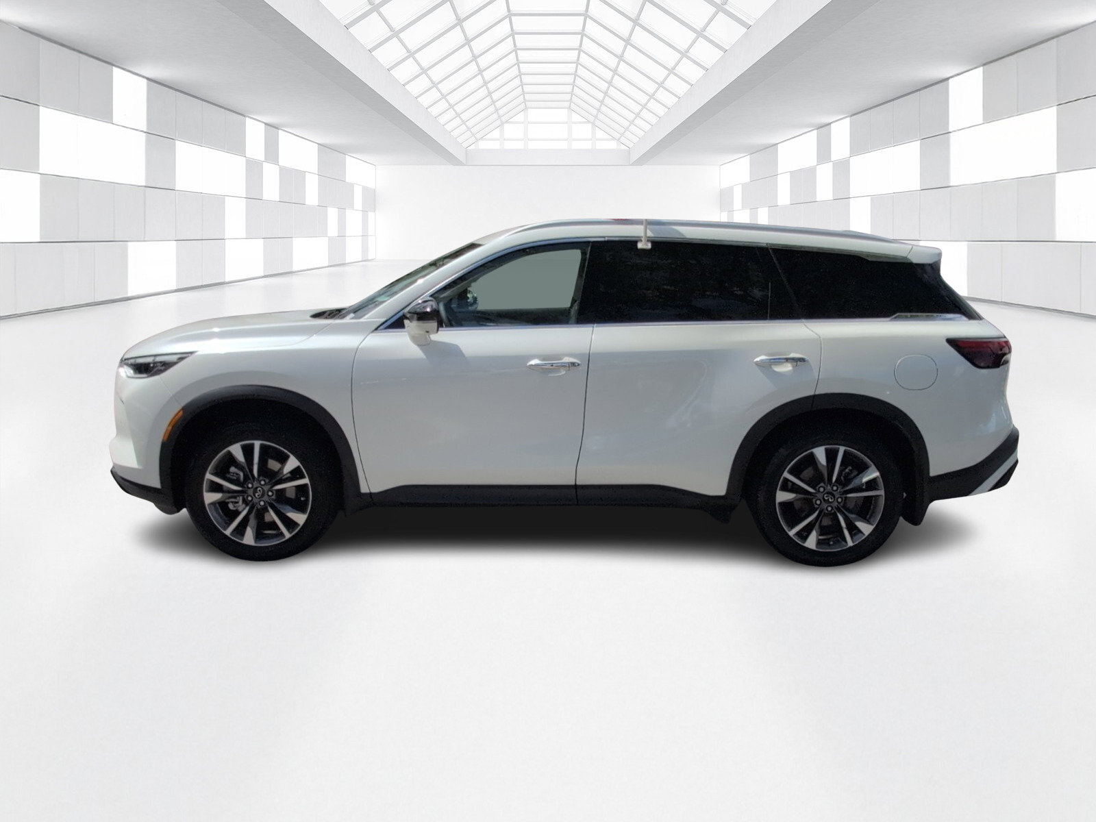 Used 2023 INFINITI QX60 Luxe w/ Performance Audio Package FWD image 4