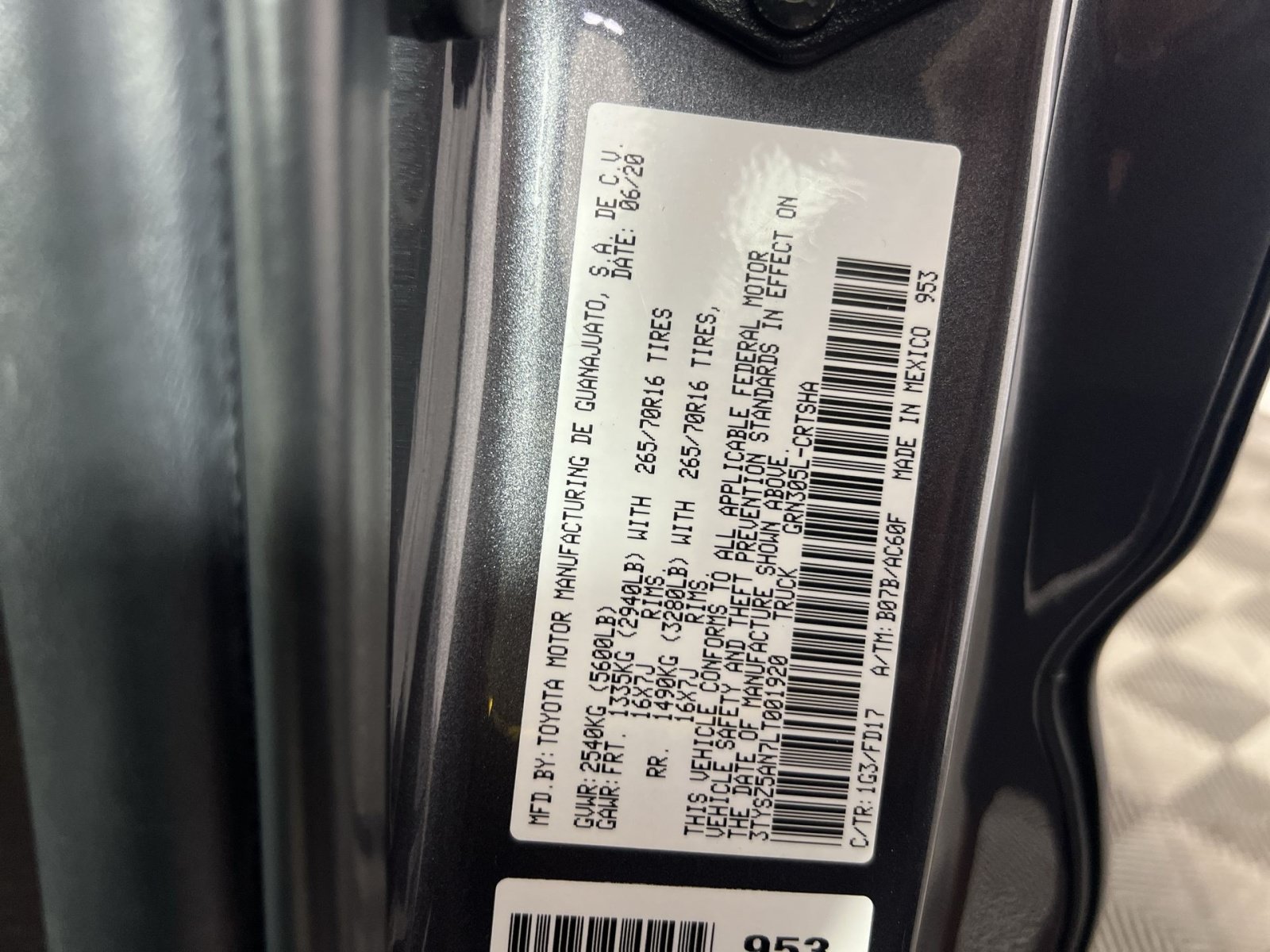 Used 2020 Toyota Tacoma TRD Off-Road AWD/4WD image 30