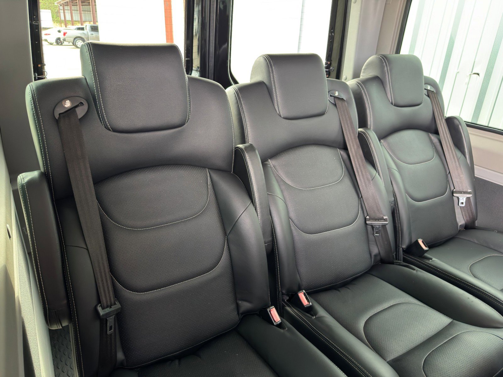 Used 2018 Mercedes-Benz Sprinter 2500 image 30