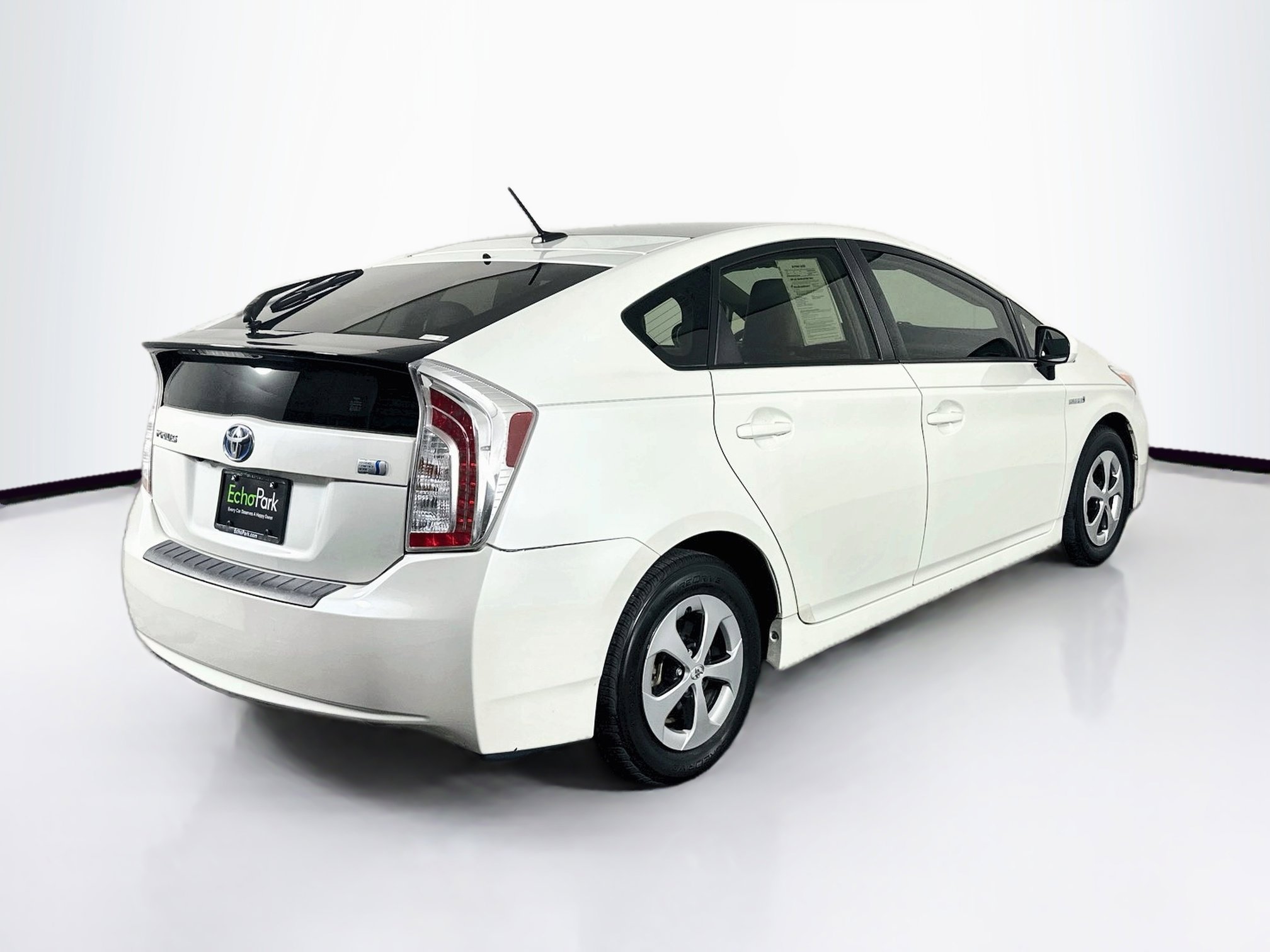 Used 2015 Toyota Prius Three w/ Solar Roof Package FWD image 9