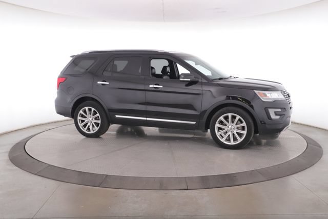 Used 2017 Ford Explorer Limited w/ Equipment Group 301A AWD/4WD image 12