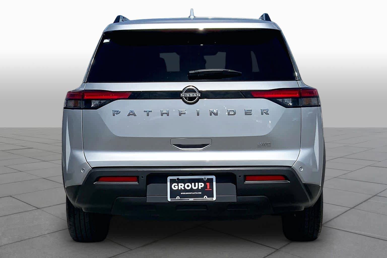 Used 2025 Nissan Pathfinder SV AWD/4WD image 5