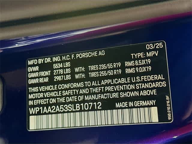 New 2025 Porsche Macan AWD/4WD image 40
