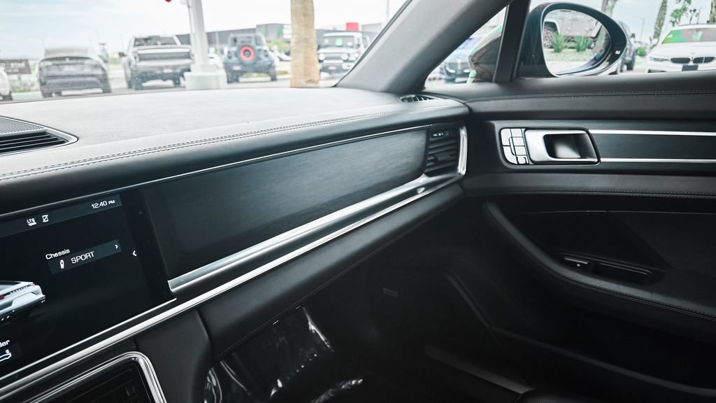 Used 2020 Porsche Panamera 4 AWD/4WD image 37