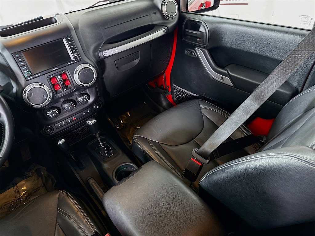 Used 2018 Jeep Wrangler Unlimited Sahara w/ Max Tow Package image 22