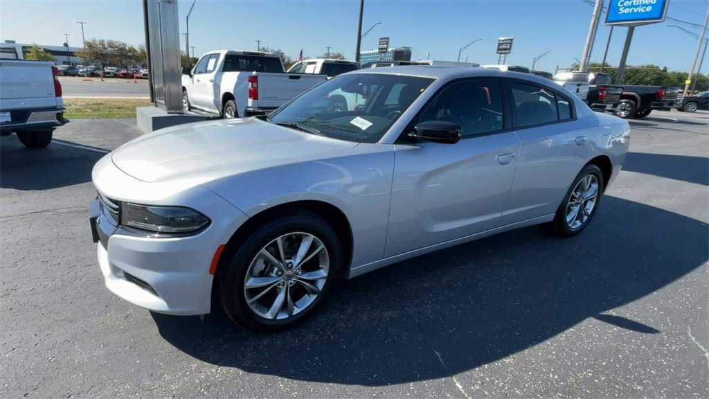 Used 2023 Dodge Charger SXT image 6