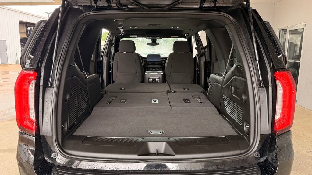 Used 2022 GMC Yukon SLE w/ Gmc Pro Safety Plus Package AWD/4WD image 15