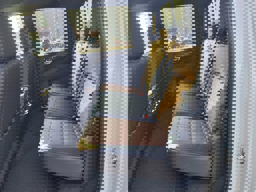 Used 2024 Chevrolet Silverado 2500 High Country w/ Technology Package image 11