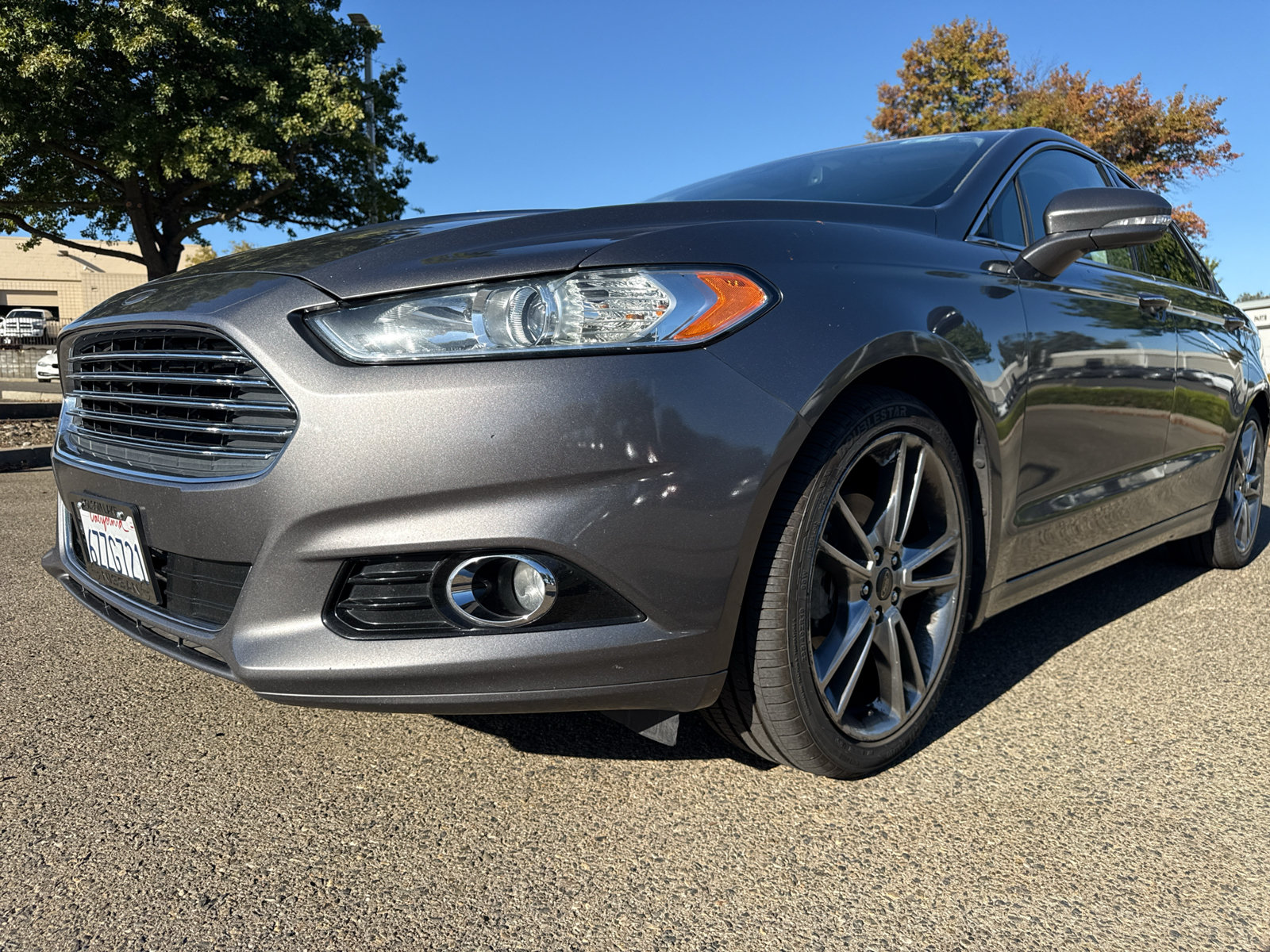 Used 2013 Ford Fusion Titanium w/ Titanium Driver Assist Pkg FWD image 3