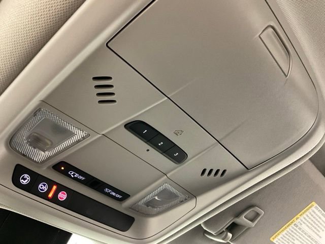 Used 2024 GMC Terrain SLT image 27