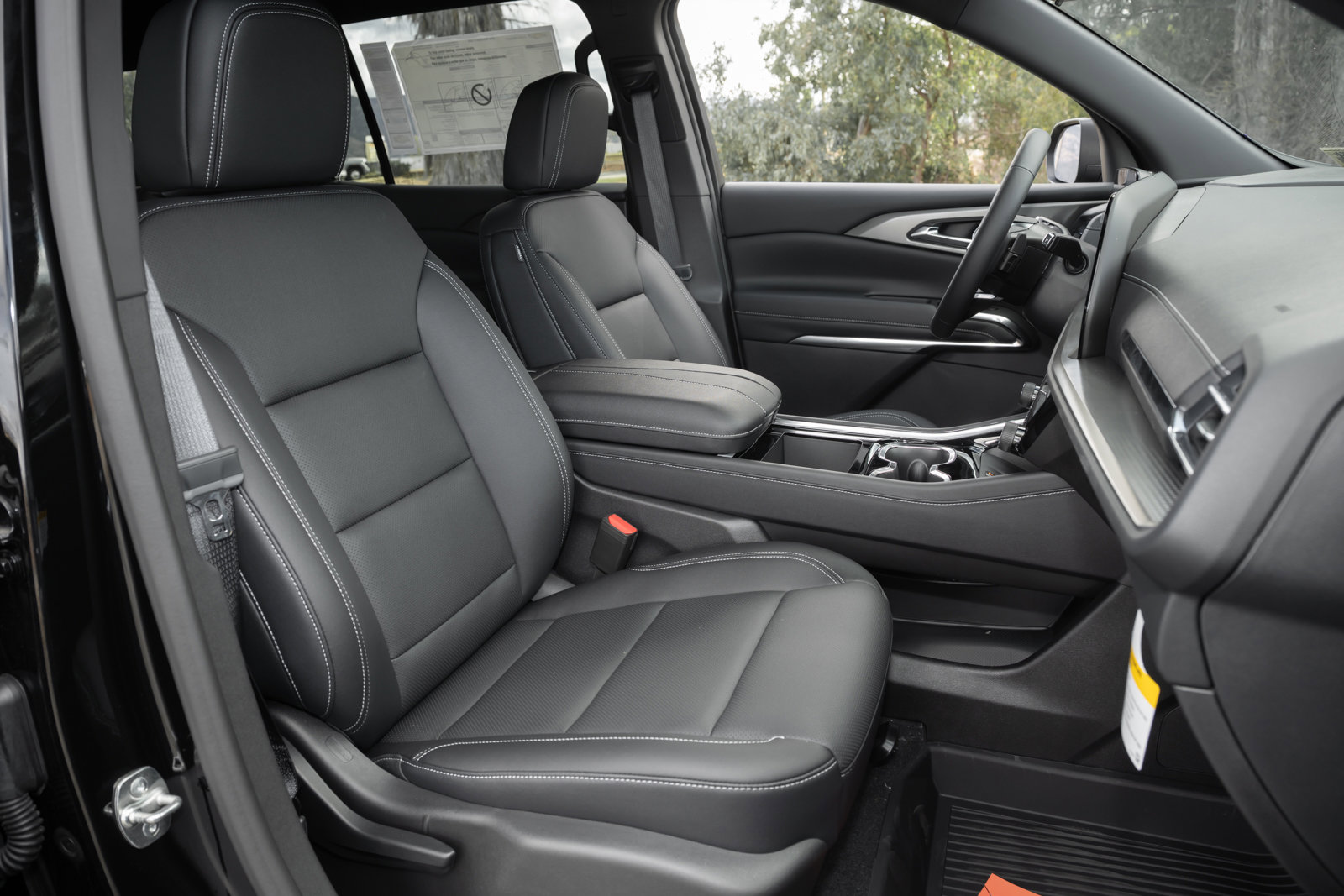 New 2026 Chevrolet Traverse LT w/ Driver Confidence Package image 39