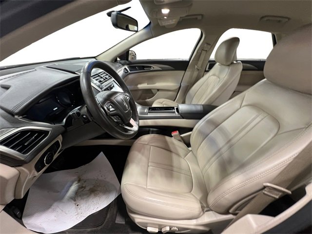 Used 2017 Lincoln MKZ Premiere image 9