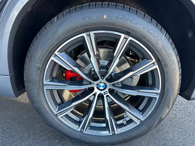 New 2026 BMW X5 xDrive40i w/ M Sport Package image 7