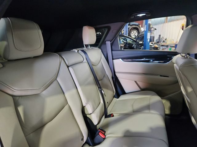 Used 2017 Cadillac XT5 FWD image 23