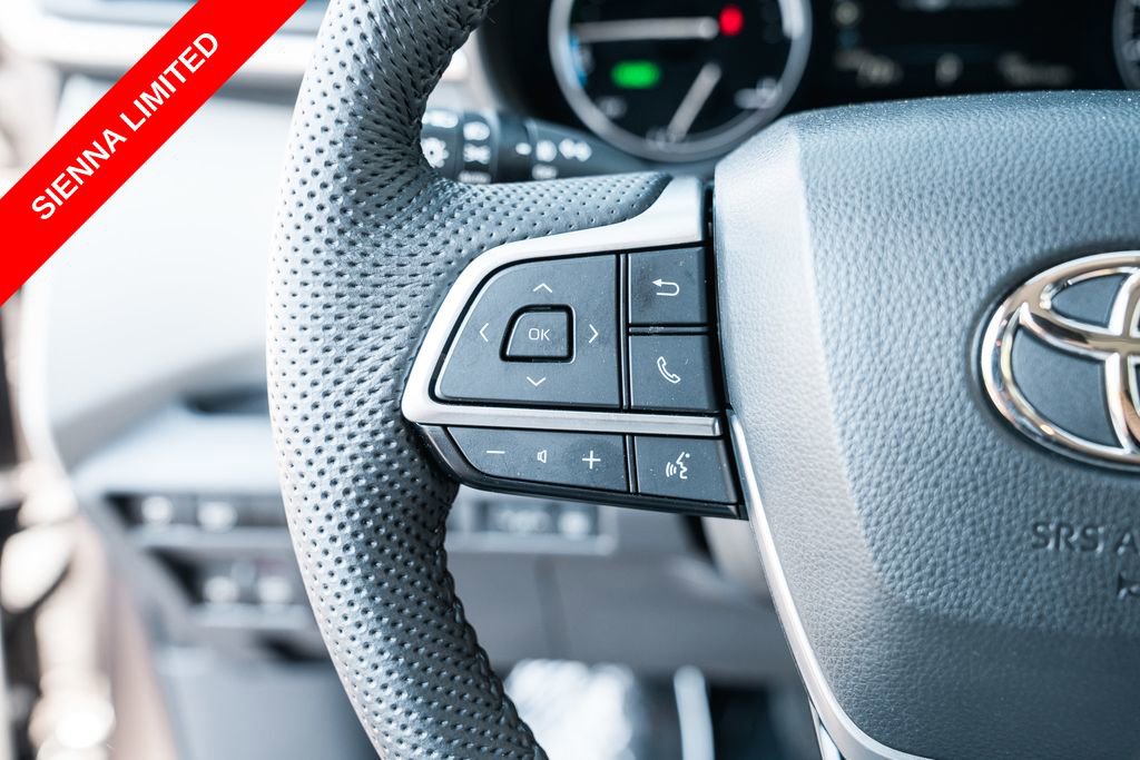 Certified 2023 Toyota Sienna Limited FWD image 16